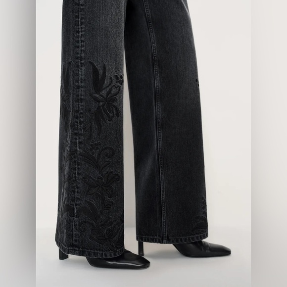 Reformation Cary Black Embroidered Low Rise Wide Leg Denim Size 23 NWT - Picture 8 of 9